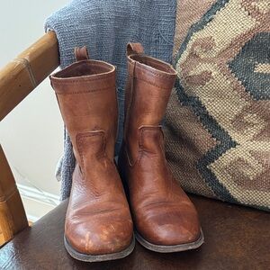 FRYE Cara Short Brown Leather pull on Ankle Boots 7.5